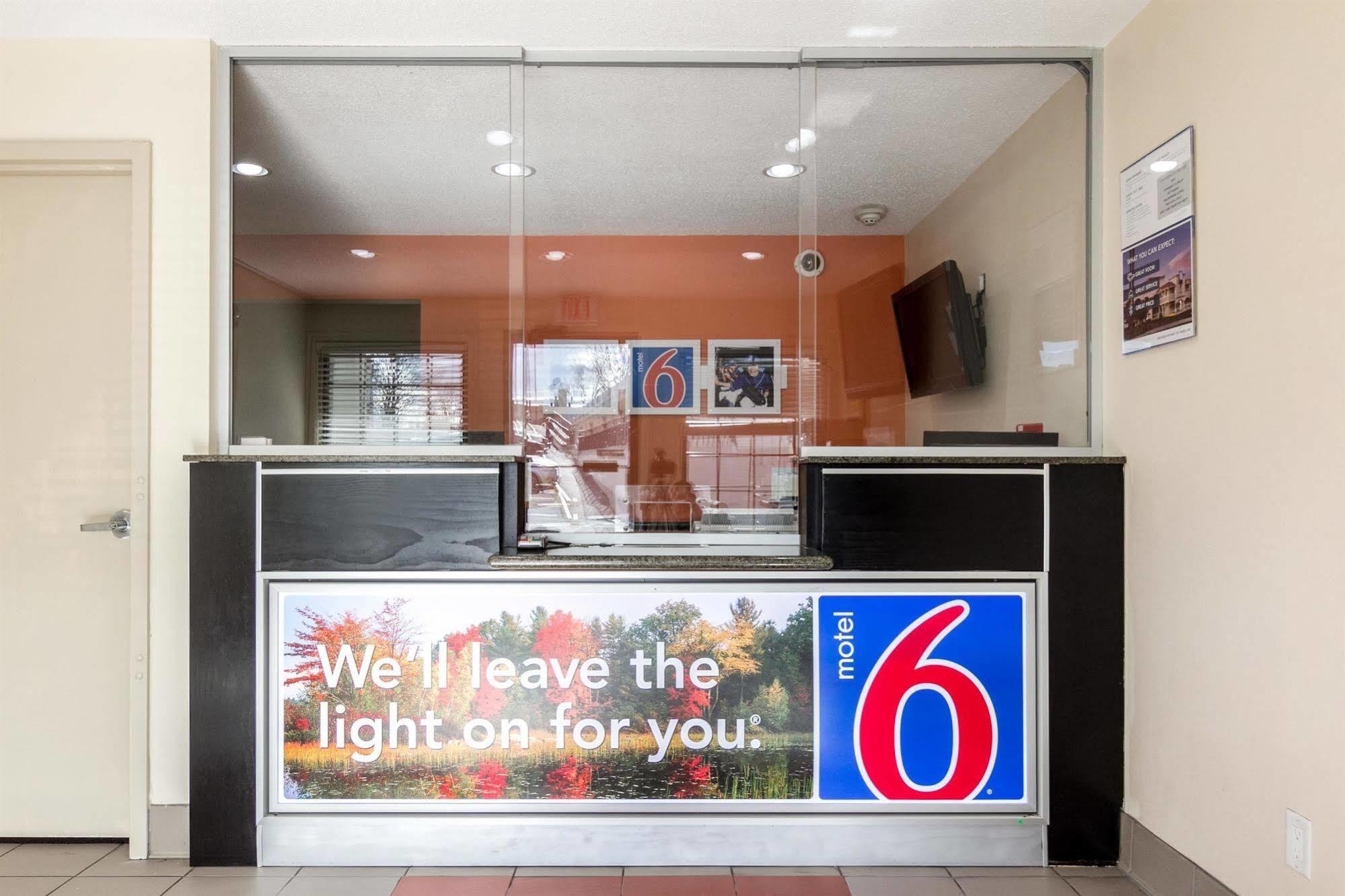 Motel 6 New Brunswick Extérieur photo